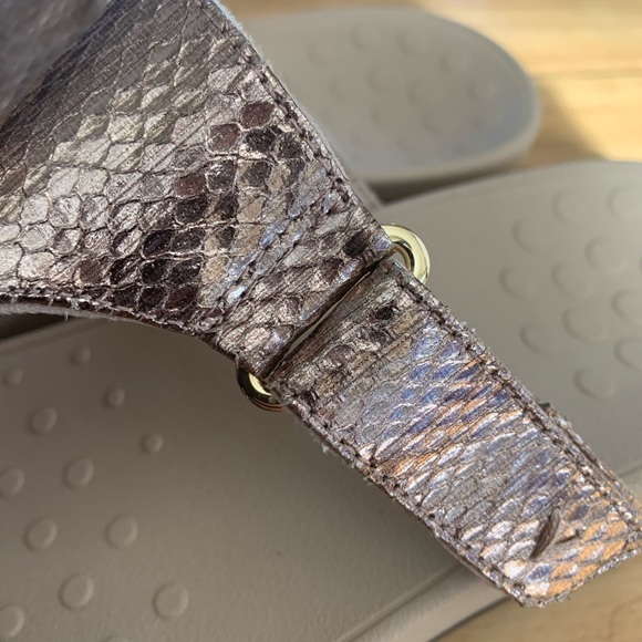 Vionic adjustable Embossed platform slide - Picture 5 of 6